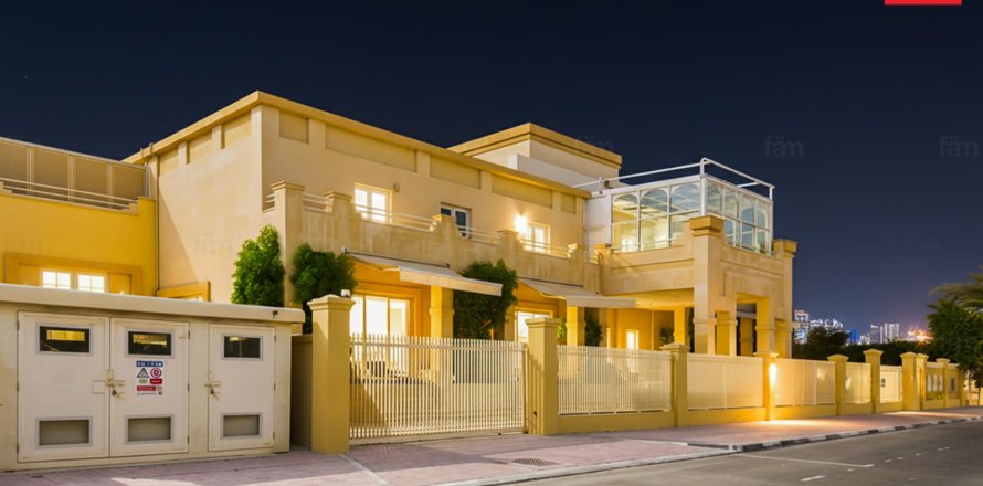 Bureau à Umm Suqeim, Dubai, 1393.5 m², № 137516
