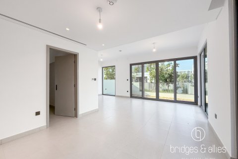 Villa in Dubai 4 bedrooms, 219.5 sq.m. № 77174 - photo 4