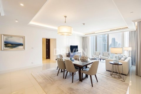Купить квартиру в The Address Residence Fountain Views, Даунтаун Дубай (Даунтаун Бурдж Дубай), Дубай: 3 спальни, 203м², № 65005 - фото 4