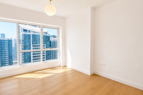 Apartment in Jumeirah Islands, Dubai 3 bedrooms, 146 sq.m. № 134089 - photo 2