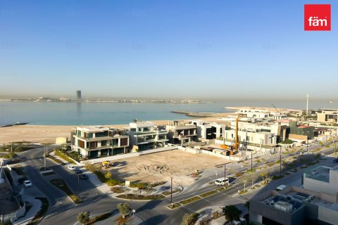 Land in Dubai 700 sq.m. № 97872