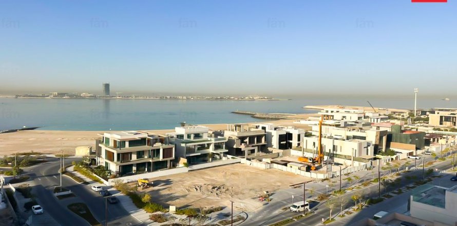 Land in Dubai 700 sq.m. № 97872