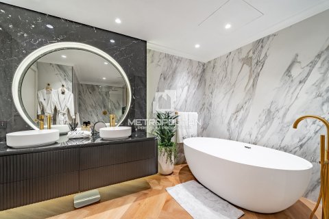 Apartment in Palm Jumeirah, Dubai 2 bedrooms, 203 sq.m. № 74135 - photo 13