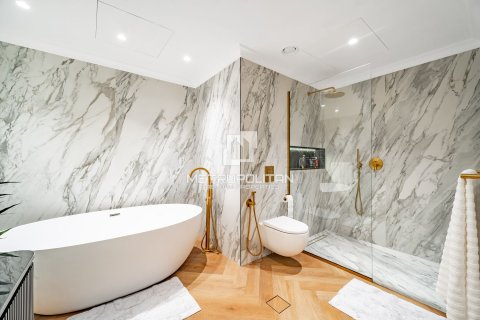 Apartment in Palm Jumeirah, Dubai 2 bedrooms, 203 sq.m. № 74135 - photo 12