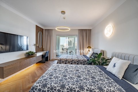 Apartment in Palm Jumeirah, Dubai 2 bedrooms, 203 sq.m. № 74135 - photo 15