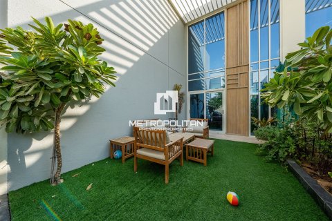 Maison de ville à Rukan, Dubai, 2 chambres, 124 m², № 74133 - photo 5