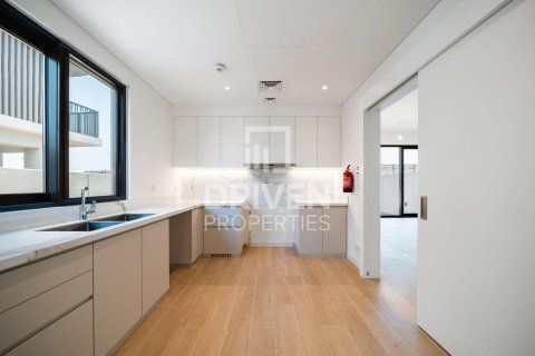 Adosado en Jebel Ali, Dubai, 4 dormitorios, 362.41 m², № 126758 - foto 8