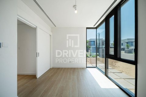 Adosado en Jebel Ali, Dubai, 4 dormitorios, 362.41 m², № 126758 - foto 5