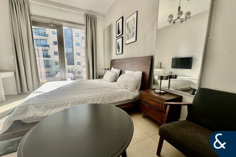 Appartement à Sparkle Towers, Dubai Marina, Dubai, studio, 38 m², № 75380 - photo 1