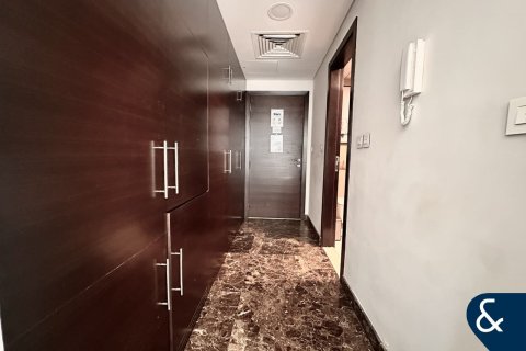 Appartement à Sparkle Towers, Dubai Marina, Dubai, studio, 38 m², № 75380 - photo 6