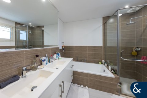 Купить таунхаус в Джумейра Гольф Эстейтс, Дубай: 3 спальни, 179м², № 75382 - фото 12