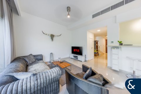 Купить таунхаус в Джумейра Гольф Эстейтс, Дубай: 3 спальни, 179м², № 75382 - фото 5