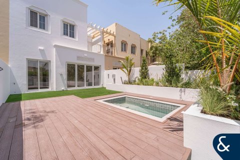 Villa en Springs 11, The Springs, Dubai, 2 dormitorios, 157 m², № 75383 - foto 1