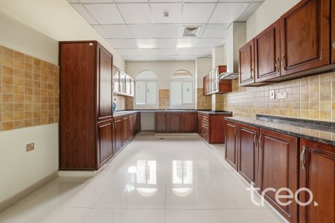 Villa en Hacienda, The Villa, Dubai, 5 dormitorios, 468.42 m², № 123620 - foto 9