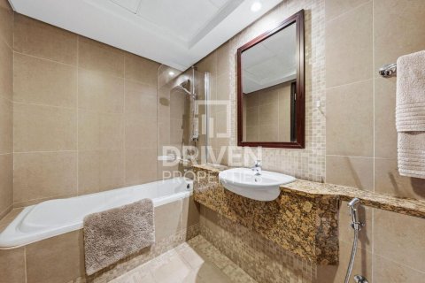 Apartment in DIFC, Dubai 1 bedroom, 79.06 sq.m. № 128682 - photo 12