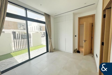 Villa in Jumeirah Luxury, Jumeirah Golf Estates, Dubai 4 bedrooms, 319 sq.m. № 76474 - photo 7