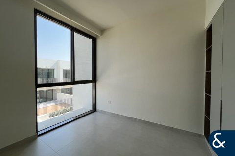 Снять в аренду виллу в The Valley, Дубай: 3 спальни, 174м², № 76470 - фото 10