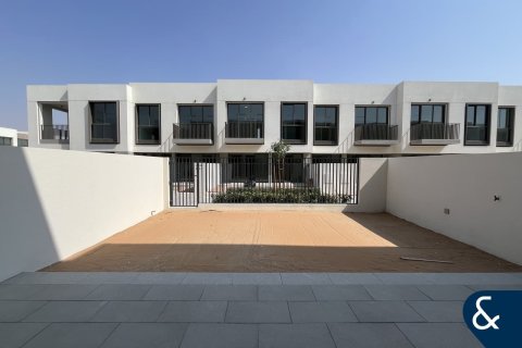 Снять в аренду виллу в The Valley, Дубай: 3 спальни, 174м², № 76470 - фото 15