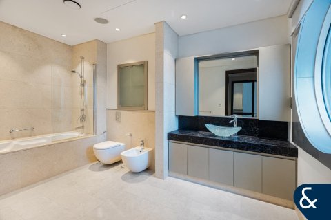 Apartment in Dubai Marina, Dubai 4 bedrooms, 586 sq.m. № 76476 - photo 17