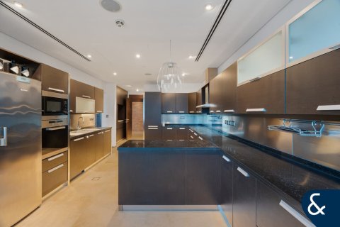 Apartment in Dubai Marina, Dubai 4 bedrooms, 586 sq.m. № 76476 - photo 8