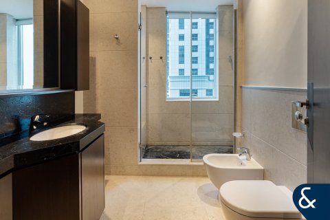 Apartment in Dubai Marina, Dubai 4 bedrooms, 586 sq.m. № 76476 - photo 24