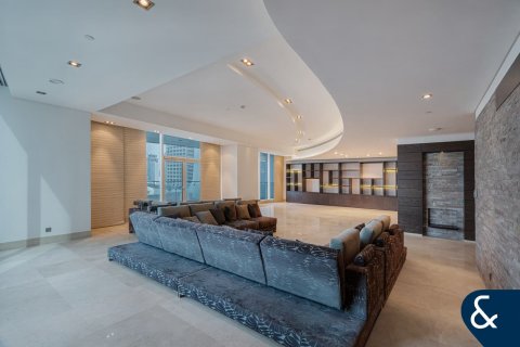 Apartment in Dubai Marina, Dubai 4 bedrooms, 586 sq.m. № 76476 - photo 1