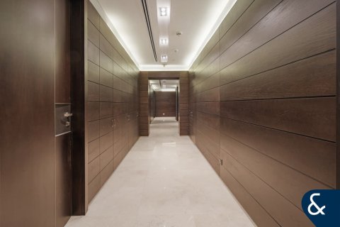 Apartment in Dubai Marina, Dubai 4 bedrooms, 586 sq.m. № 76476 - photo 18