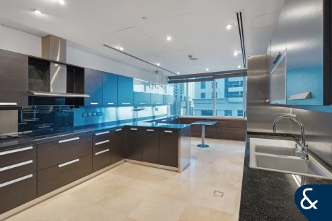 Apartment in Dubai Marina, Dubai 4 bedrooms, 586 sq.m. № 76476 - photo 7