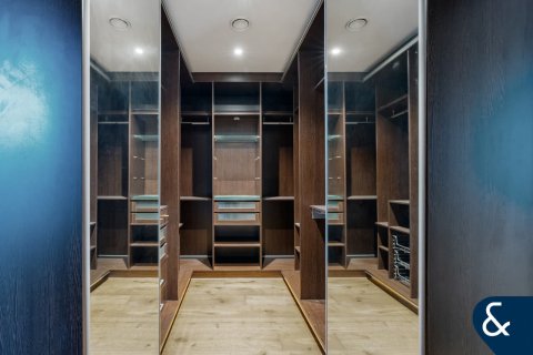 Apartment in Dubai Marina, Dubai 4 bedrooms, 586 sq.m. № 76476 - photo 16