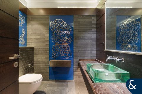 Apartment in Dubai Marina, Dubai 4 bedrooms, 586 sq.m. № 76476 - photo 27