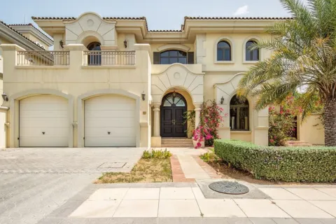 Villa in Palm Jumeirah, Dubai 4 bedrooms, 465 sq.m. № 83762 - photo 1