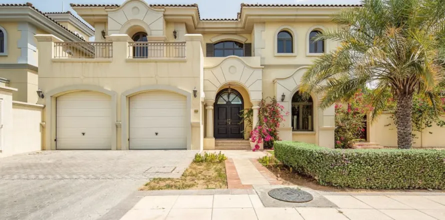 Villa in Palm Jumeirah, Dubai 4 bedrooms, 465 sq.m. № 83762