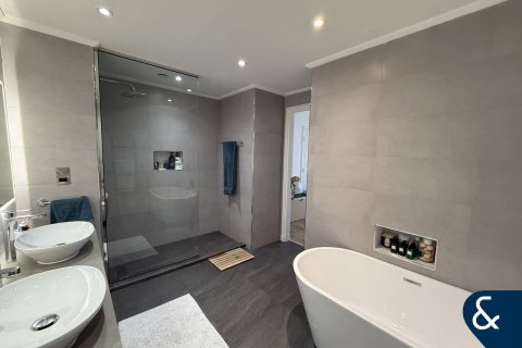 Apartment in SOUTH RIDGE in Downtown Dubai (Downtown Burj Dubai), Dubai 3 bedrooms, 195 sq.m. № 99154 - photo 6