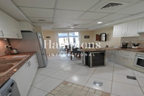 Снять в аренду виллу в Springs 11, The Springs, Дубай: 4 спальни, 250.83810000м², № 101485 - фото 2