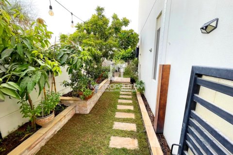 Townhouse in Town Square, Dubai 4 bedrooms, 221 sq.m. № 14635 - photo 1