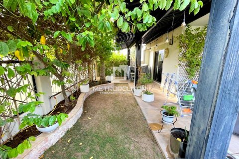 Townhouse in Town Square, Dubai 4 bedrooms, 221 sq.m. № 14635 - photo 15