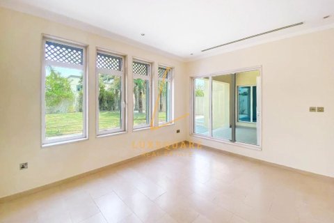 Villa à Jumeirah Park, Dubai, 3 chambres, 700 m², № 118404 - photo 1