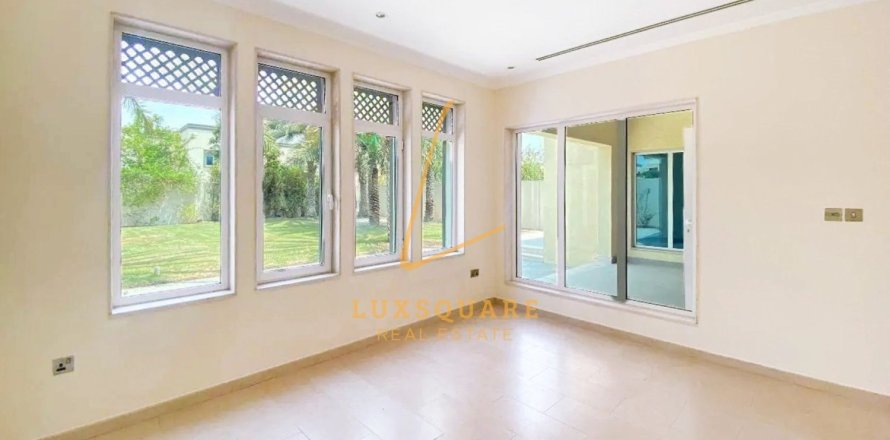 Villa à Jumeirah Park, Dubai, 3 chambres, 700 m², № 118404