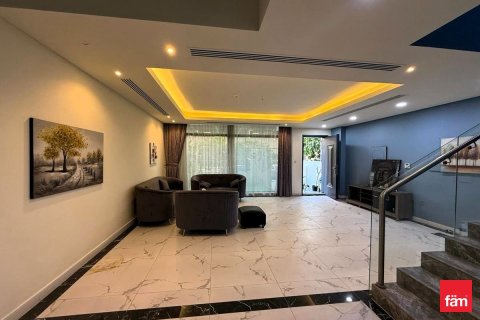 Villa en Dubai, 4 dormitorios, 173.9 m², № 115140 - foto 2