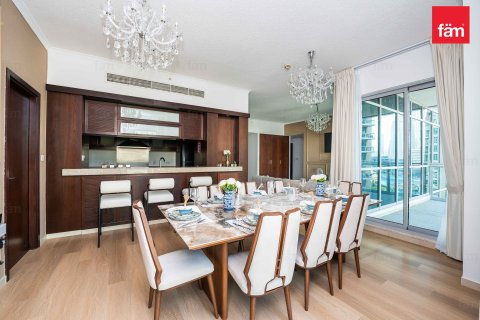 Apartment in Downtown Dubai (Downtown Burj Dubai), Dubai 3 bedrooms, 170.8 sq.m. № 115142 - photo 6