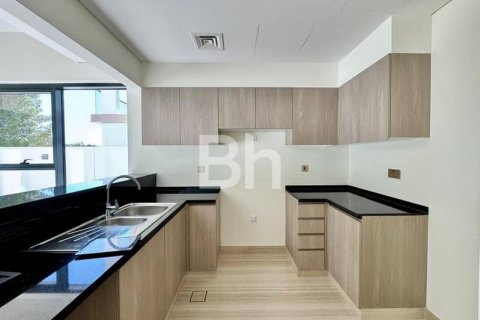 Townhouse in DAMAC Hills (Akoya by DAMAC), Dubai 4 bedrooms, 274 sq.m. № 57198 - photo 2
