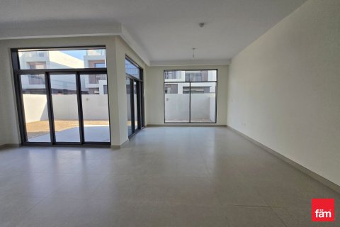 Снять в аренду виллу в Дубае: 4 спальни, 368.2м², № 71572 - фото 4