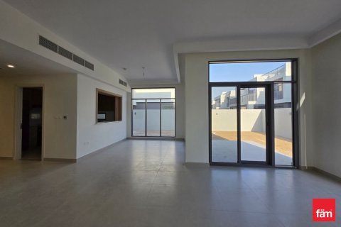 Снять в аренду виллу в Дубае: 4 спальни, 368.2м², № 71572 - фото 5