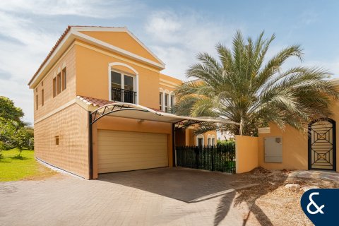 فيلا في فيلات, دبي 5 غرف نوم , 530 م² رقم 75652 - صورة 1