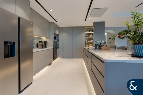 Apartment in Dubai Marina, Dubai 3 bedrooms, 520 sq.m. № 75655 - photo 13