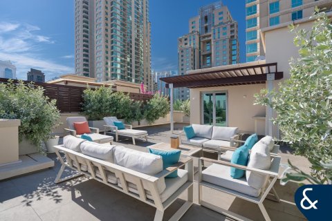 Apartment in Dubai Marina, Dubai 3 bedrooms, 520 sq.m. № 75655 - photo 1