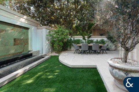 Apartment in Dubai Marina, Dubai 3 bedrooms, 520 sq.m. № 75655 - photo 18