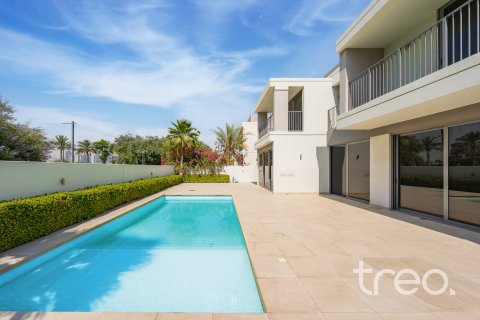 Villa à Dubai Hills Estate, Dubai, 5 chambres, 557.6 m², № 119673 - photo 2