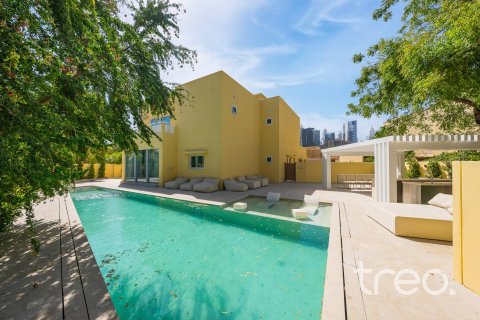 Villa in Meadows 1, Meadows, Dubai 4 bedrooms, 380.81 sq.m. № 119674 - photo 1