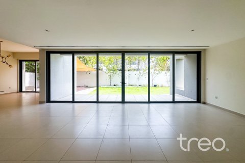 Villa in Dubai Hills Estate, Dubai 5 bedrooms, 397.9 sq.m. № 119675 - photo 2